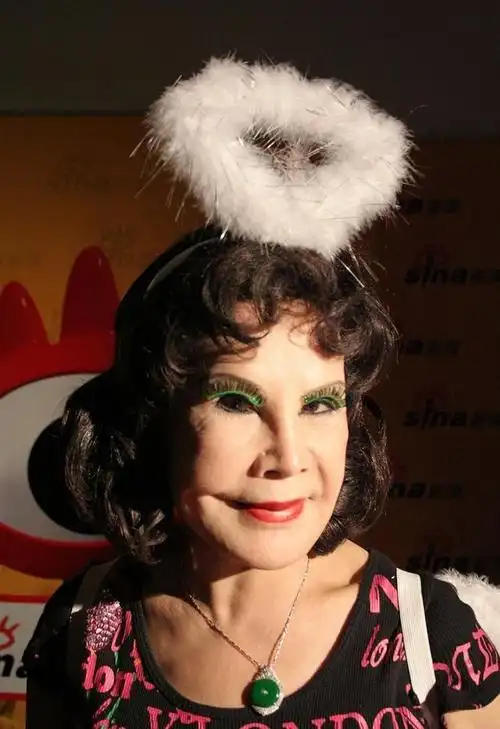 黄夏蕙罕见素颜露脸尽显慈祥亲切,为人心善自资购口罩赠长者|素颜照