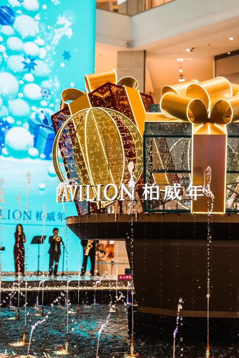 圣诞节,大连的浪漫从各大商场开始! #大连 #柏威年浪漫圣诞