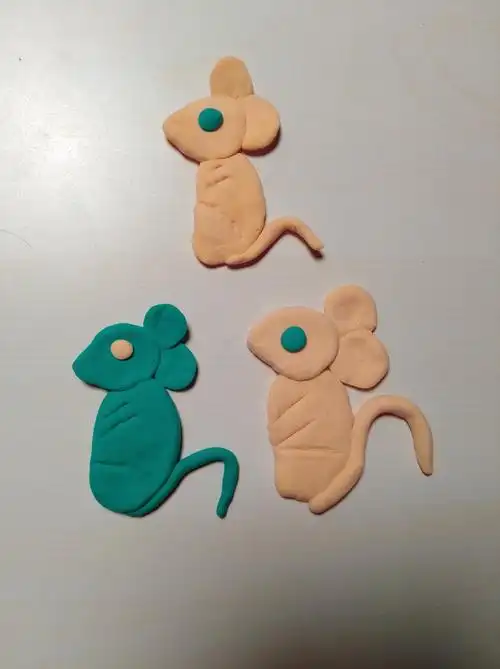 学生作品《面塑--小老鼠》