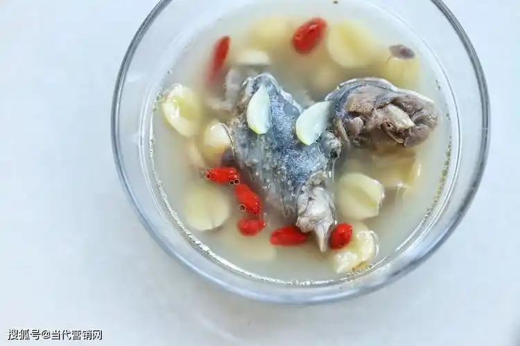 肺好皮肤就好,莲子百合粥打造无瑕肌肤