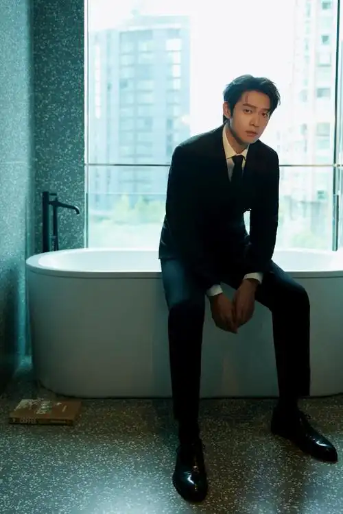 canali星闻#@魏大勋优雅诠释#canali2023秋冬系列#黑色双排扣西服