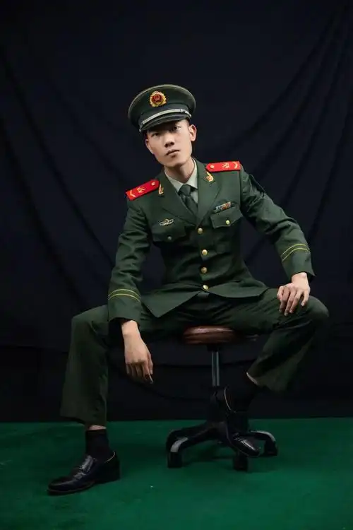 写真看完小姐姐同样也拍下了珍贵的军装照海军某部即将退伍的女兵唯美