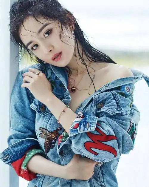 杨幂年轻时有多清纯,看到她16岁时的无特效策划照,比精修图还美_网友