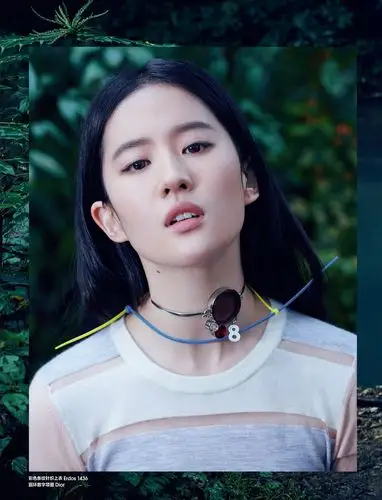 p>刘亦菲,1987年8月25日出生于湖北省武汉市,华语影视女演员,歌手