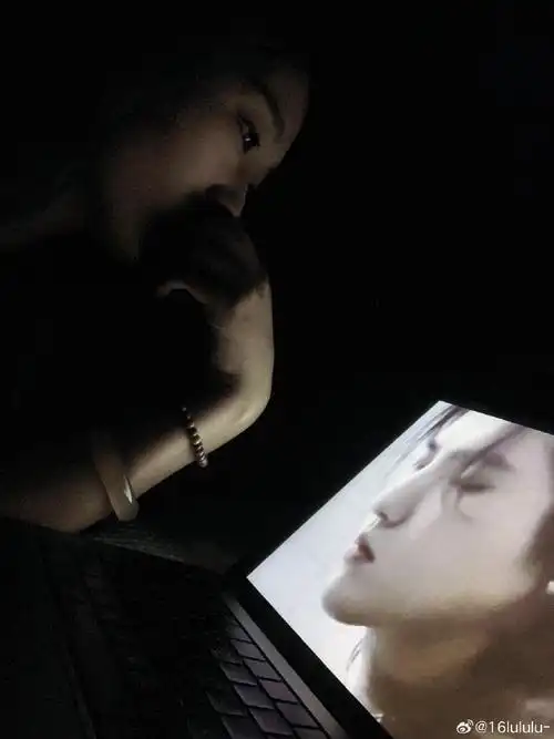 你太过勇敢安静,我都忘了你正在承受痛苦#吴亦凡