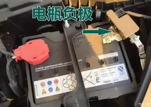 汽车电瓶负极腐蚀