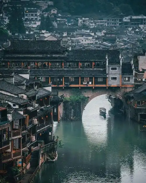 凤凰古城中国四大古城之一