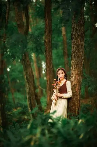 森林里的牧羊女——森系油画风