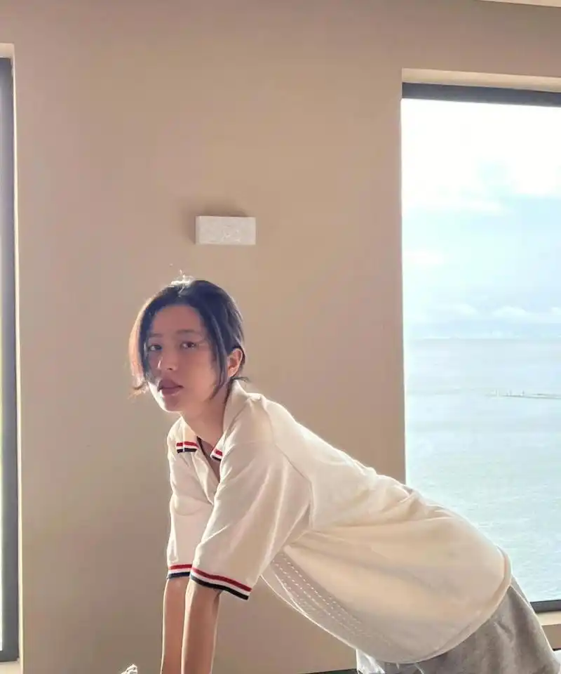 周雨彤,居家生活照,温柔小姐姐