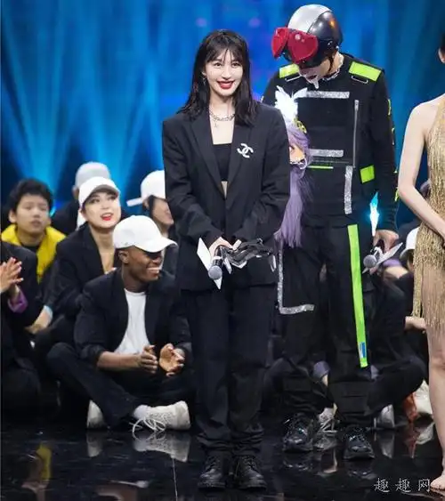 李菲儿蒙面舞王第几期登台