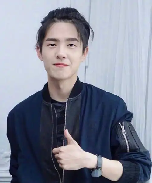 周冬雨:圈内出名的"低情商",却拿奖拿到"手软"|王迅|记者|刘昊然