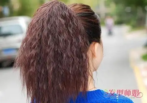 适合全头烫发型的烫发种类有哪些 经典麦穗烫发型打造小卷发新时期