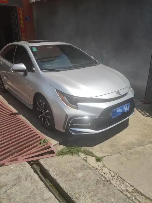 雷凌运动版银色