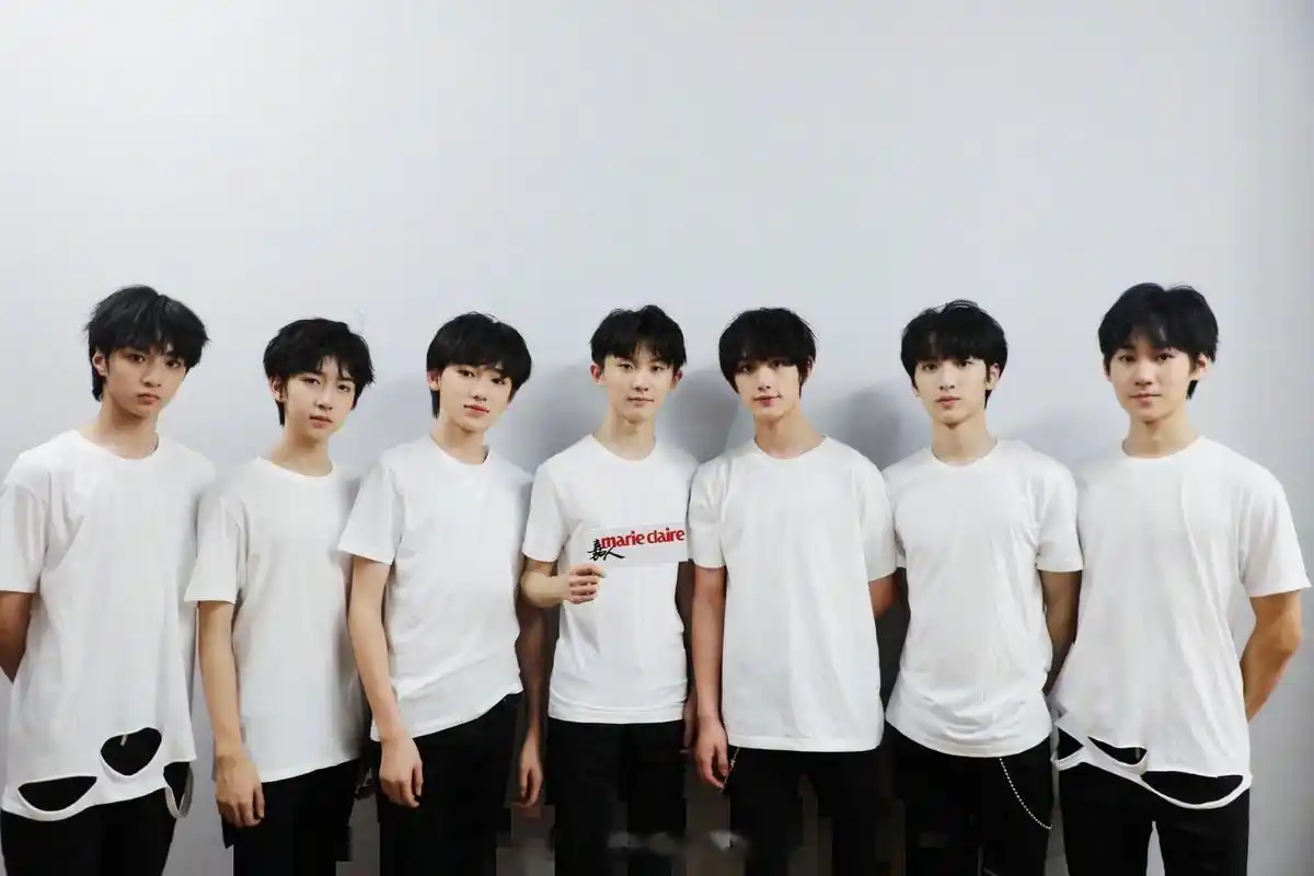 tf二团台风少年团出道后首张合影 丁程鑫,马嘉祺,宋亚轩,刘耀文