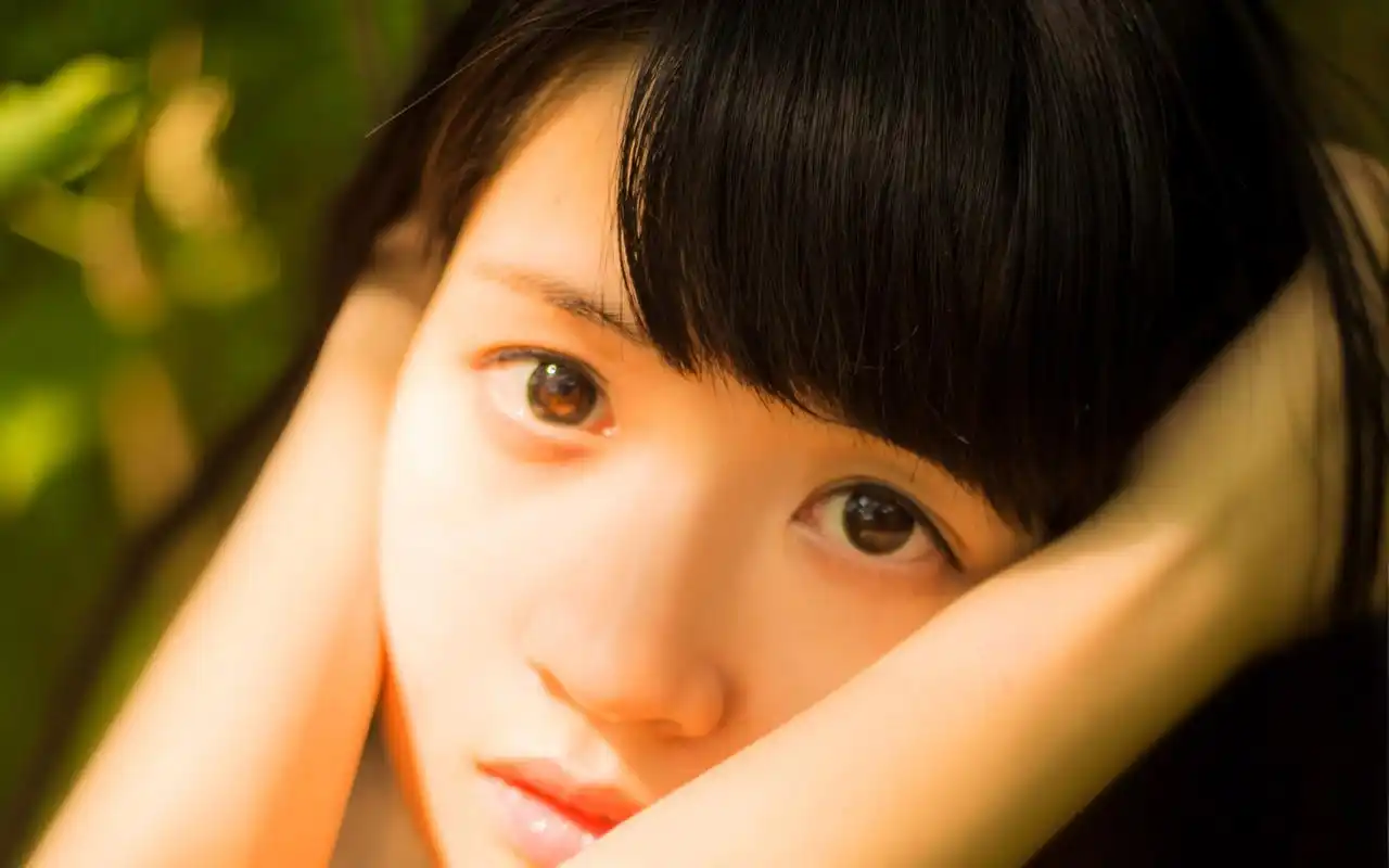 小清新可爱美女桌面壁纸