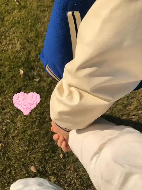 网恋奔现 中午就能见到了