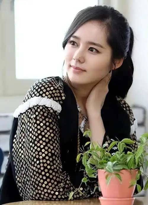 这可是个不折不扣的美女明星啊!41岁的韩佳人,她的颜值实在是太高了!