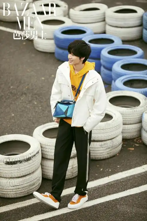 连淮伟《芭莎男士》12月刊帅气写真