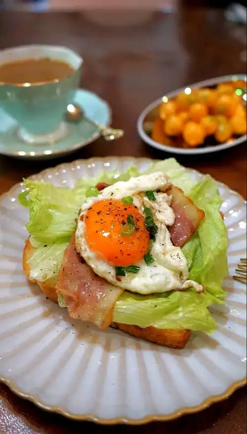 【早餐】今天早餐的鸡蛋格外漂亮