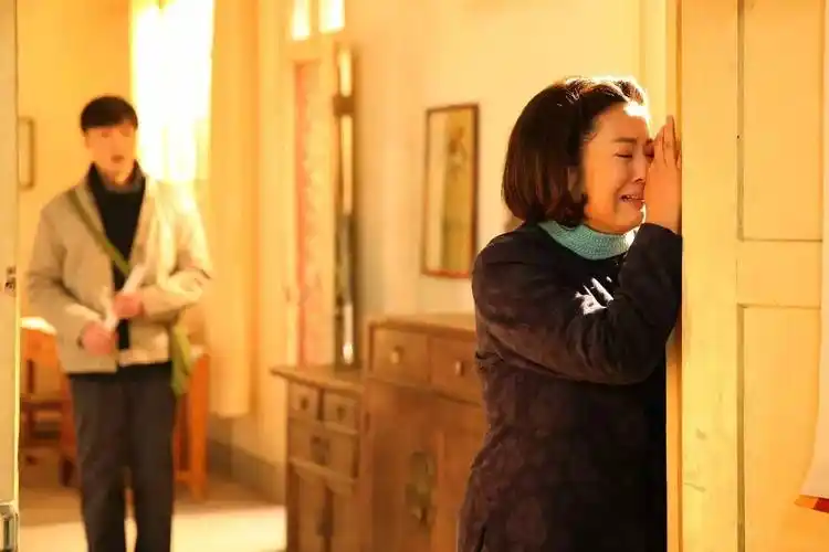 写亲情不受待见?《黄大妮》不分辩,甩来一张收视成绩图