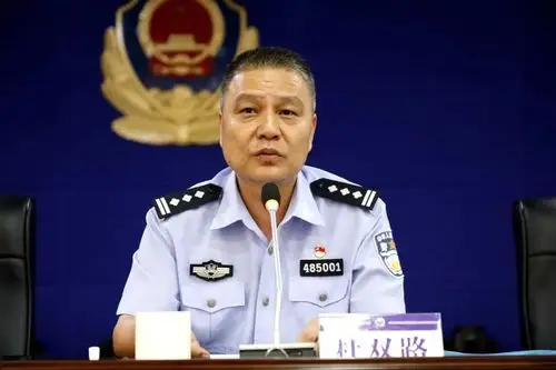 9月18日下午,安溪县公安局随即召开全警誓师大会,杜双路局长要求统筹