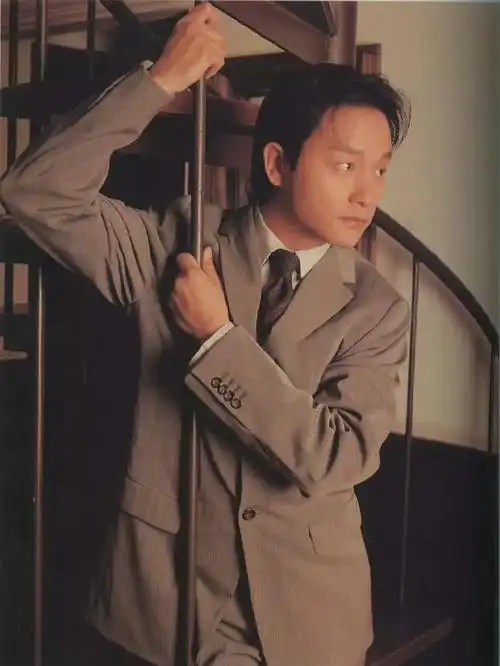 张国荣早期写真