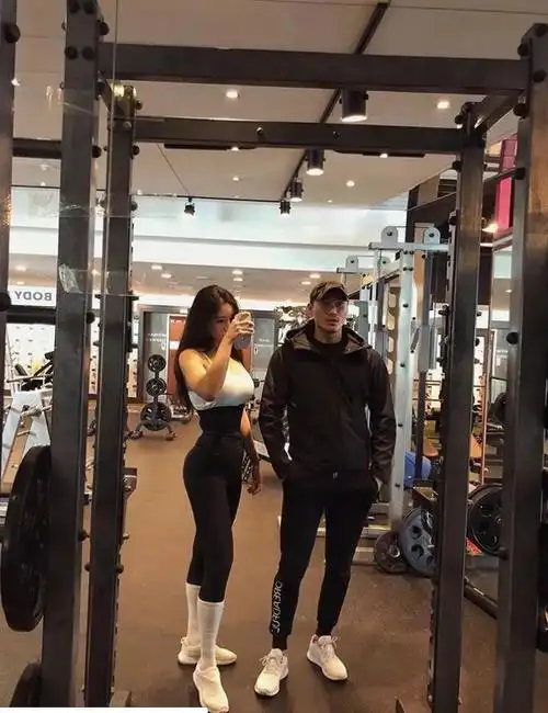 醒醒吧这才是男人口中的微胖身材