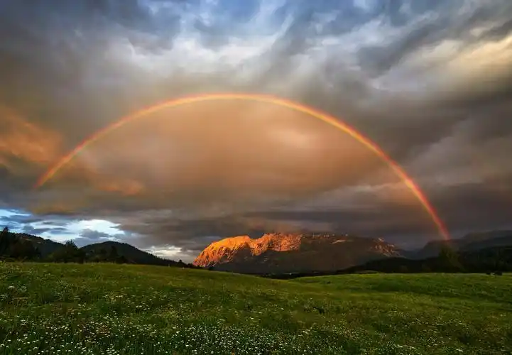 草原之上的彩虹天空1280x1024分辨率查看