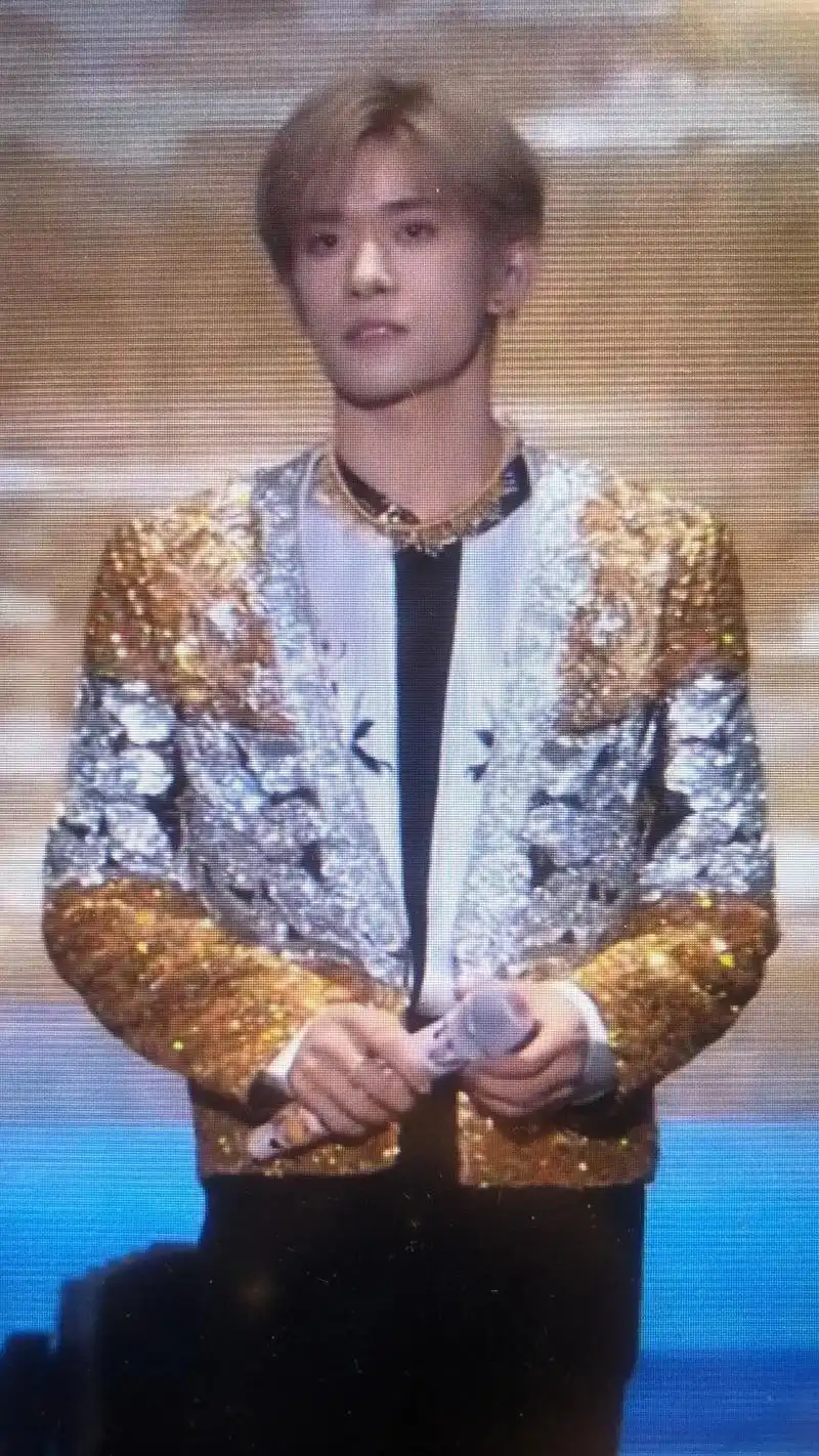 今晚的千玺和红海赢麻了!#易烊千玺 #tfboys十年之 - 抖音