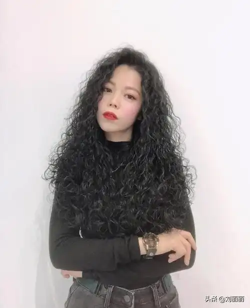 元旦烫发精选保暖小卷蓬松时尚真洋气头发细软女性最适合