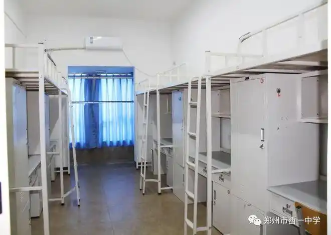 楼,图书馆,艺术中心,运动馆,新华书店,教学楼,实验楼,餐厅,学生宿舍