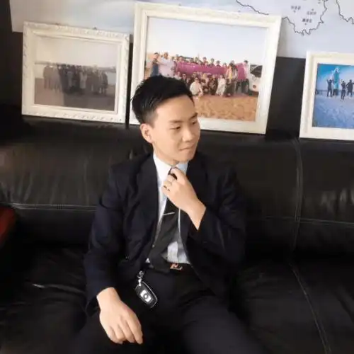 张芙先生:夏日健康从肌肤开始,痘痘问题可大可小