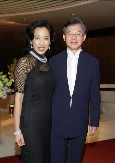 朱玲玲的烦恼:二儿子霍启山40岁未婚,小儿子霍启仁35岁游戏人生