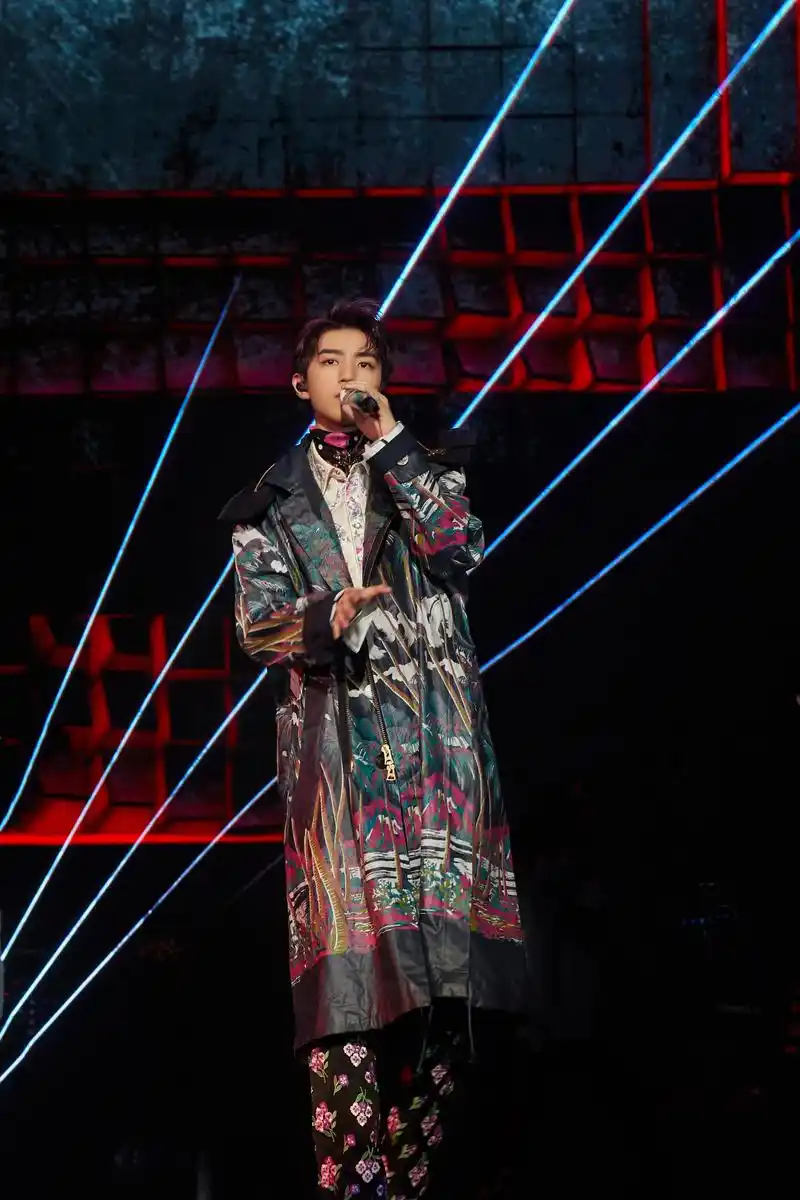 2019王俊凯无边界演唱会 《aint got no love》舞台首唱,用最本真的