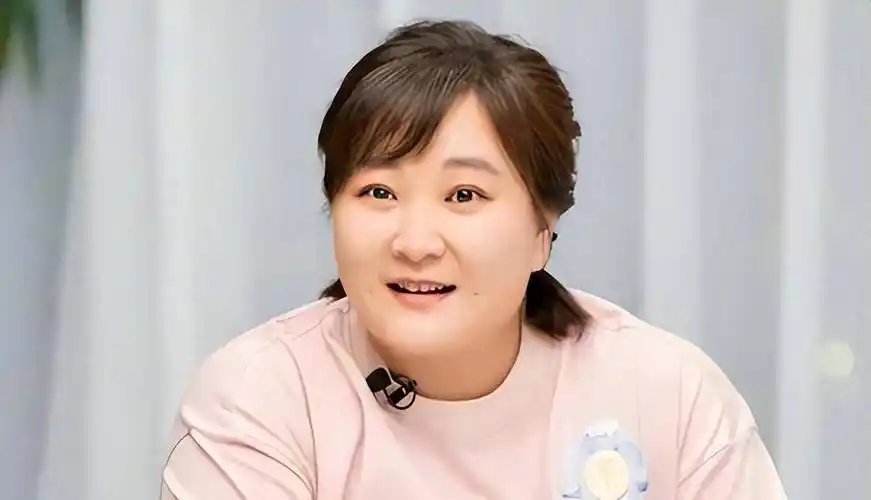 事实证明,"逐渐消失"的贾玲,已经走上了另一条人生大路_相声_冯巩