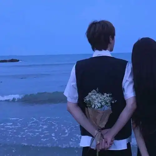 能不能分享一些蓝色系的情侣头像呢?