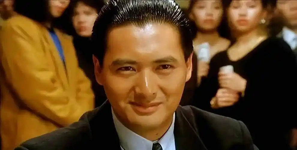 68岁周润发近照看着心酸,手臂皮包骨全是疙瘩,晚年患糖尿病_小时候