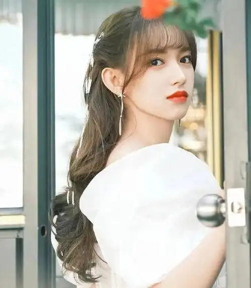 颜值美女程潇元气满满才华横溢未来可期