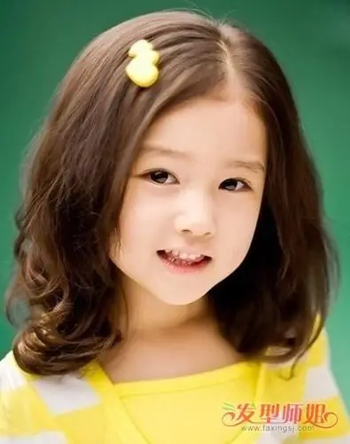 12岁小女生怎么梳漂亮简单的发型 长脸的女孩适合梳什么头型