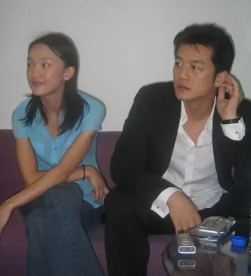 图文李亚鹏周迅携手亮相海滩京城见面会6