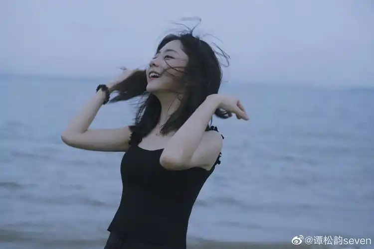 谭松韵微博写真图片集