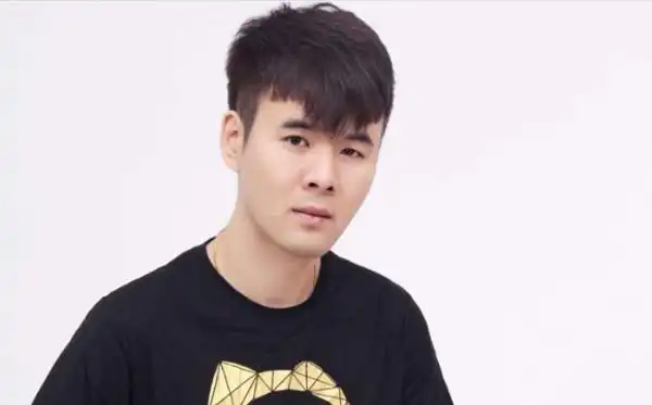 主播虎牙贱圣头像