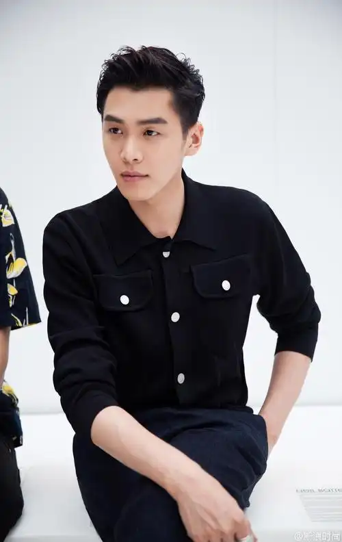 2017春夏男装周# |米兰【明星看秀】#张若昀米兰时装周#新生代实力