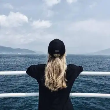 qq头女生头像背影霸气