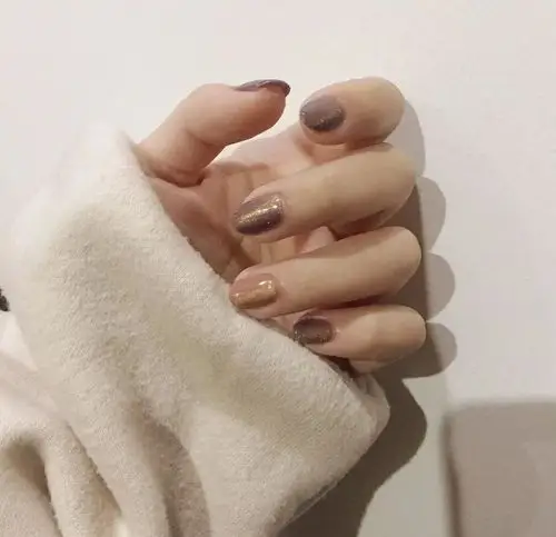 手黑适合做什么美甲?