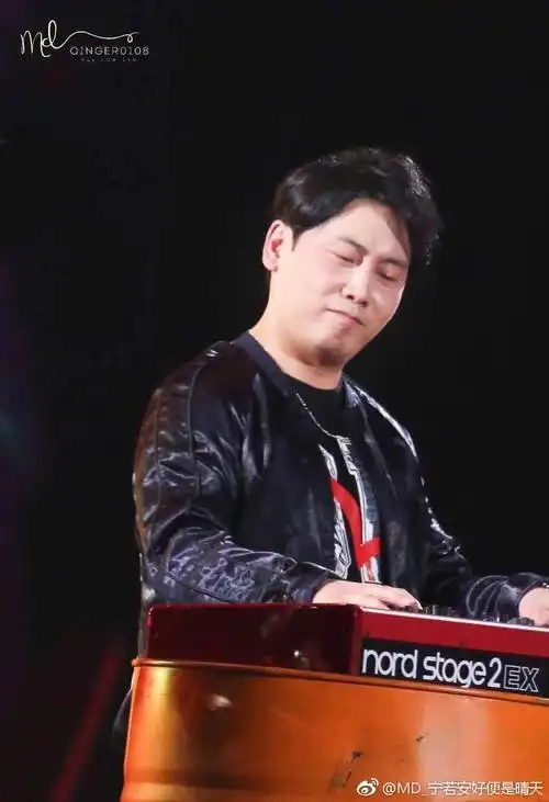 摩登兄弟组合     键盘手大飞