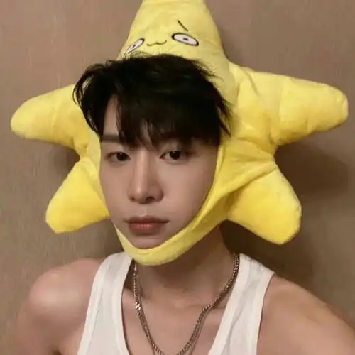 范丞丞酷酷头像