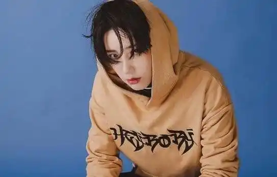 李斯丹妮金晨连麦,原来她俩都是喜剧人,她俩什么时候成为好朋友的?