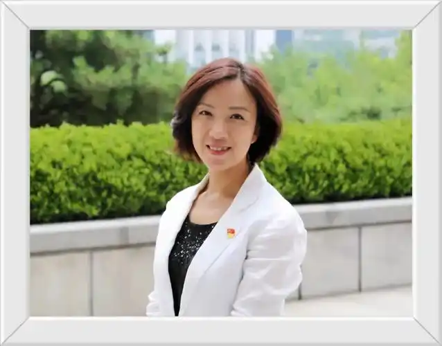 李丽一位记者委员的履职担当