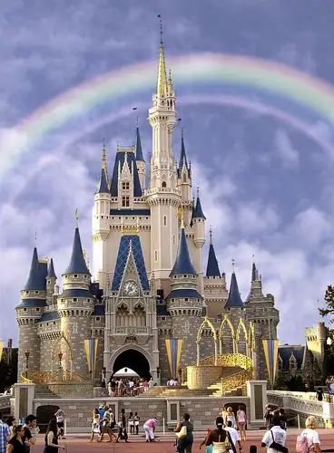 小时候幻想着公主住在美丽的城堡里,金